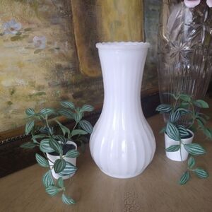 Vintage milkglass vase